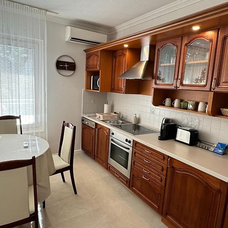 Selyemakacapartman Balatonlelle Εξωτερικό φωτογραφία