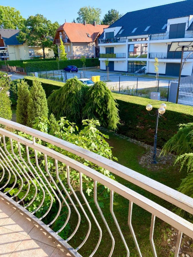 Selyemakacapartman Balatonlelle Εξωτερικό φωτογραφία