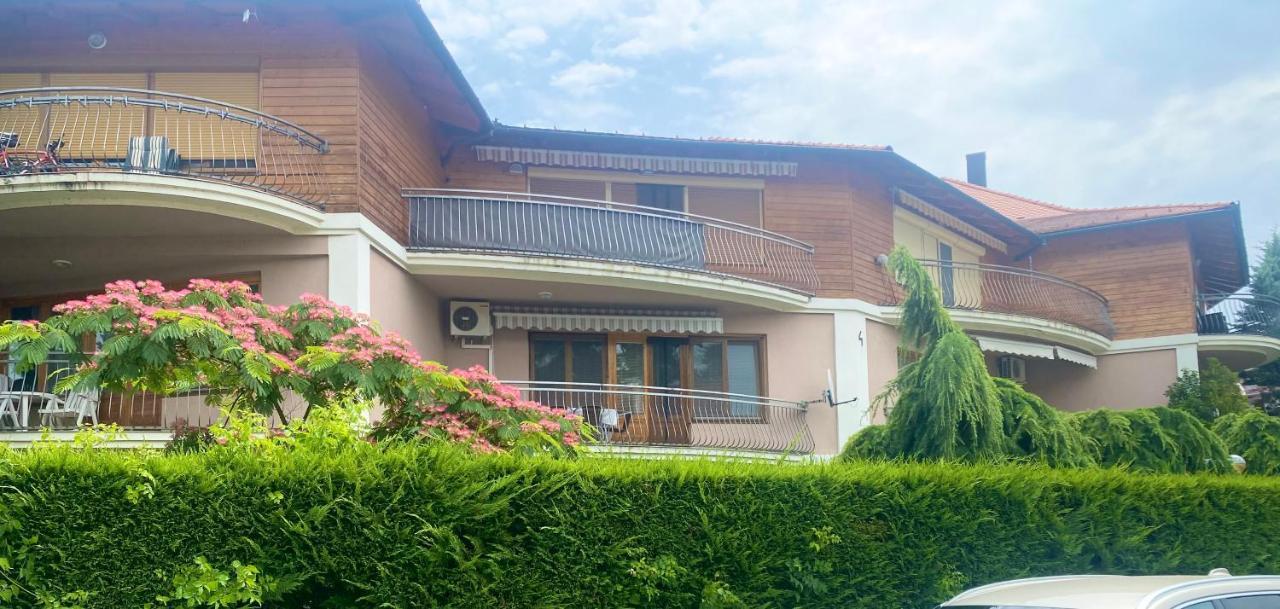 Selyemakacapartman Balatonlelle Εξωτερικό φωτογραφία